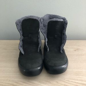 Women’s black size 8 1/2 Timberland boots